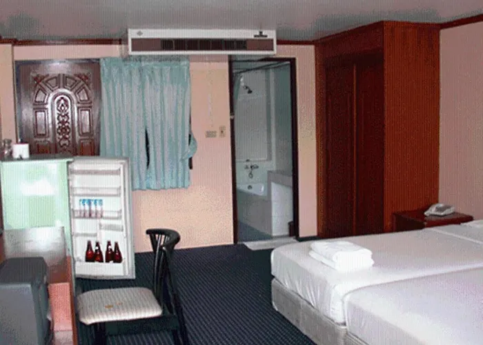 Hostel Phraarthit Mansion Bangkok