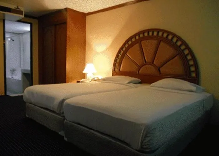 Hostel Phraarthit Mansion Bangkok